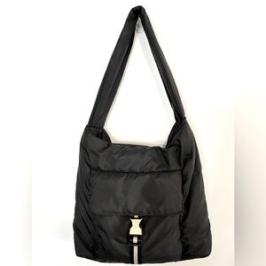 Tommy Bahama Go Everywhere Nylon Puffer Tote Bag.  Black with Exterior Pockets.